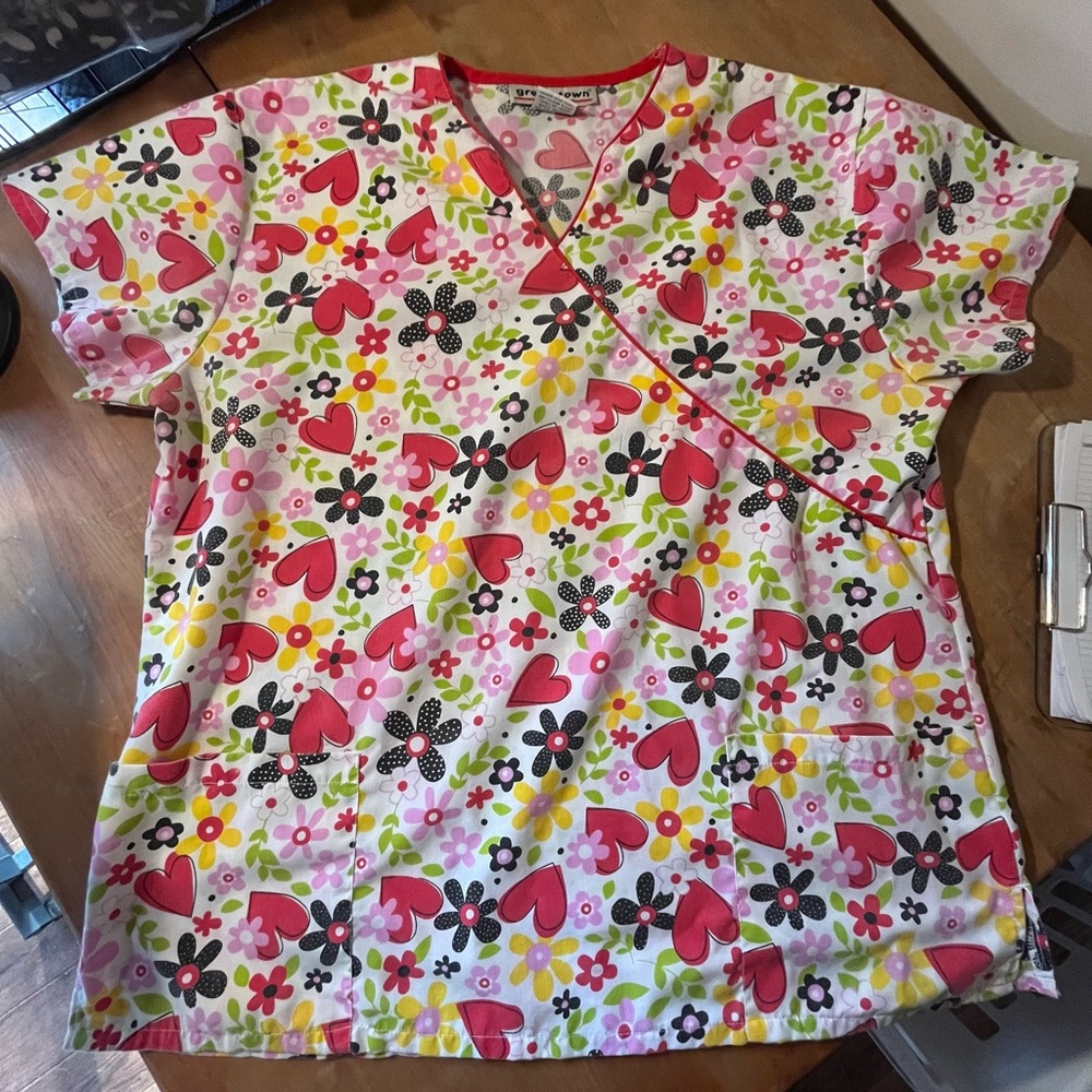 Women’s Scrub Top Brand Green Town Size 2X